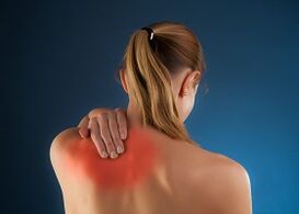 bolečina pod levo lopatico zadaj